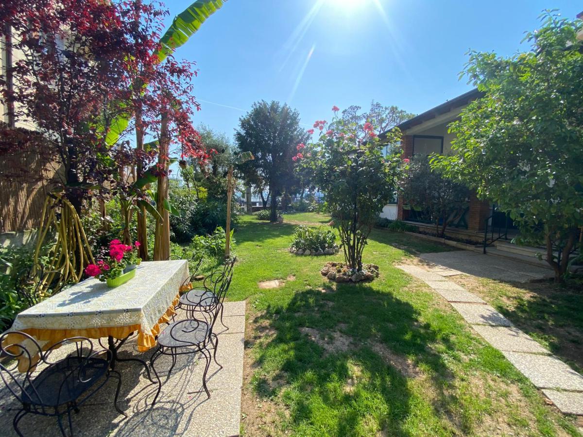 Casa Vacanze Gabbianella Villa Con Giardino Lungolago Maderno Toscolano-Maderno Kültér fotó